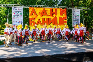12 08 2023 Bela Palanka, Sırbistan, Sırp folklor grubu Banice Günleri 'nde gösteri yaptı 