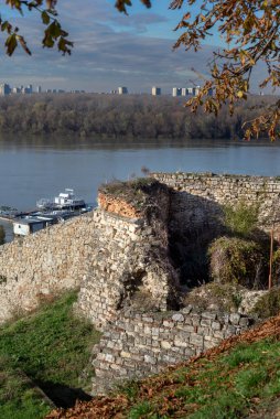 Belgrad Kalemegdan Kalesi veya Beogradska Tvrdjava ve Tuna manzarası