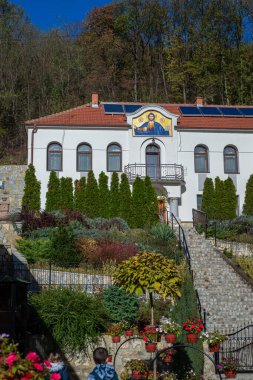 On iki. Sırbistan 'ın 11. 2023 Tuman Manastırı, Sırbistan' ın doğusundaki 14. yüzyıl Sırp Ortodoks manastırı, mucizevi iyileşmeleriyle tanınıyor.