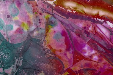 Beyaz arkaplanda, soyut şekildeki renkli sıçramaların resmi