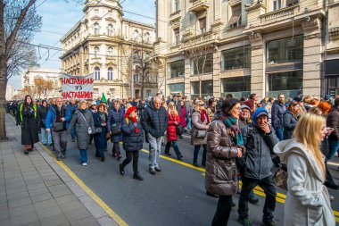 Kasım 2024 'ten beri devam eden öğrenci gösterilerine 5 Şubat 2025' te Belgrad, Sırbistan, Emekliler ve yaşlılar katıldı