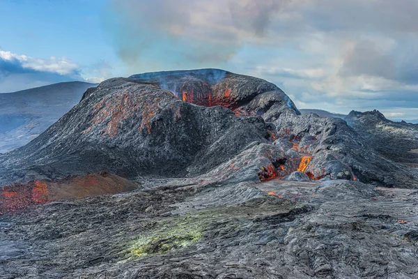 Volcanic Crater Day Sunshine Active Volcano Eruption Last Lava Remains — Stock Photo, Image