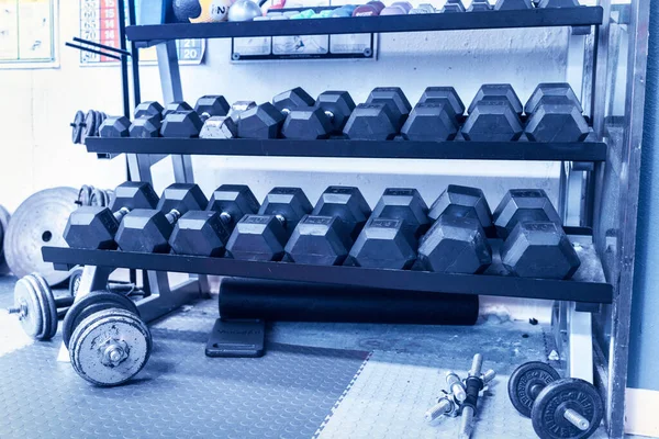 Gamla Gym Interiör Med Utrustning — Stockfoto