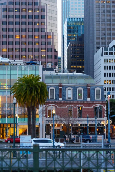 旧金山 2023年4月27日 美国加利福尼亚州市中心附近的旧金山街道 免版税图库图片