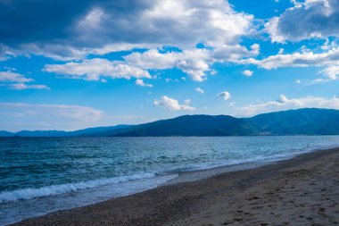 Asprovalta kasabasındaki sahil. Yunanistan 'da Trakya Denizi