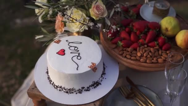 Cake Inscription Festive Table Caption Love High Quality Fullhd Footage — Stock videók