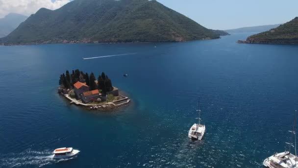 Yachts Sail Island Saint George Montenegro High Quality Footage — Vídeos de Stock