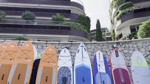 Colorful Surfboards Stand Stone Wall Beach Dukley Hotel High Quality — Stok video