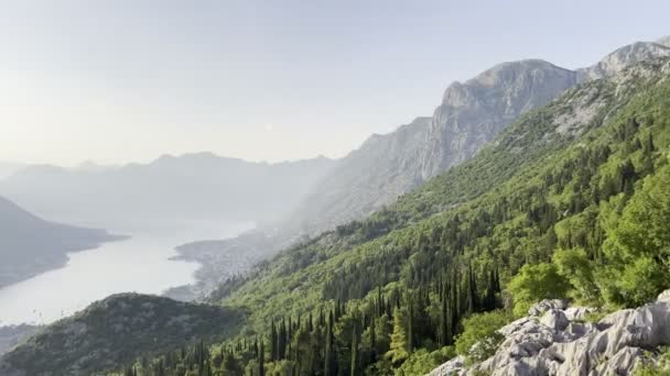 Kilátás Hegyről Kotori Öbölre Völgyben Montenegró Kiváló Minőségű Felvételek — Stock videók