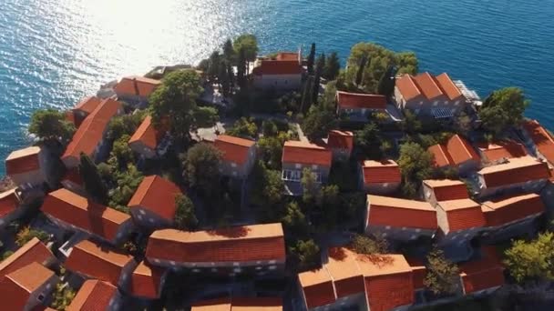 Island Sveti Stefan Old Houses Red Roofs Drone High Quality — Stock videók