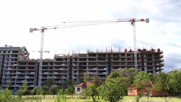 Tower Cranes Stand Unfinished High Rise Building High Quality Footage — Video