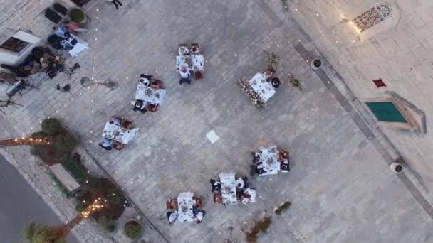 Wedding Celebration Courtyard Stone Building Drone High Quality Footage — Stock Video
