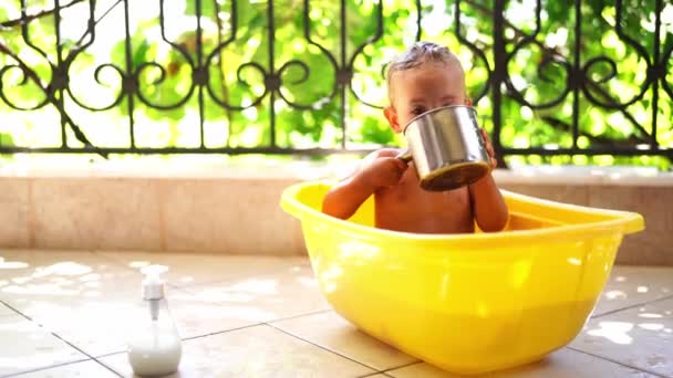 Little Girl Sits Bowl Draws Water Ladle Tries Drink High — Stok video