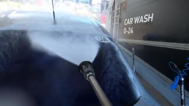 Washing Car Windshield Pressure Hose Car Wash High Quality Footage — Stok Video