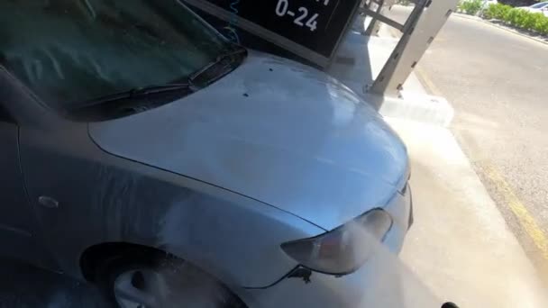 Cam Arabanın Tarafı Bir Oto Yıkamada Yıkanmış Lık Yüksek Kaliteli — Stok video