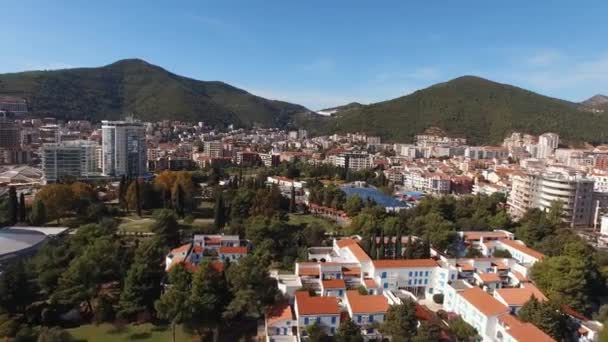 Σύγχρονα Πολυώροφα Κτίρια Και Ξενοδοχεία Στη Μπούντβα Μαυροβούνιο Υψηλής Ποιότητας — Αρχείο Βίντεο