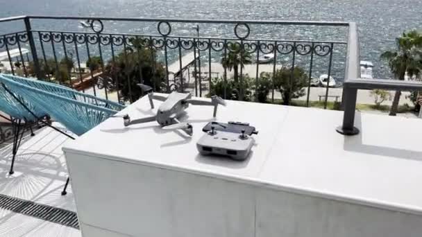 Four Engine Drone Next Control Panel Lies Pedestal Balcony High — Stok video