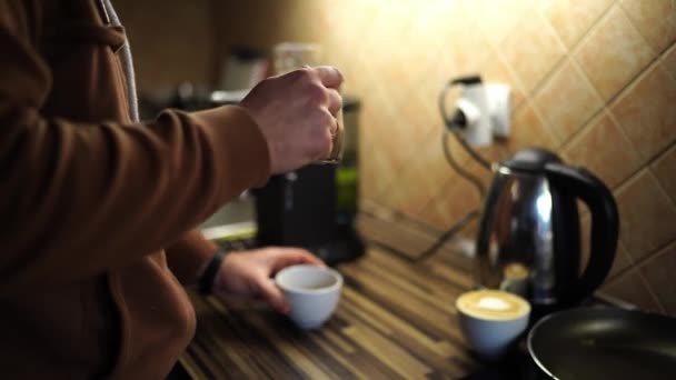 Barista Adds Milk Coffee Banging Cup Table High Quality Footage — Stok video