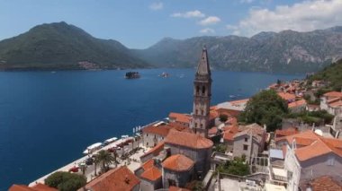 Aziz Niklas Kilisesi 'nin çan kulesi. Perast, Karadağ. Yüksek kalite 4k görüntü