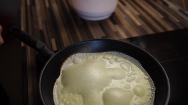 Chef Stands Stove Bubbling Pancake Frying Pan High Quality Footage — Video Stock