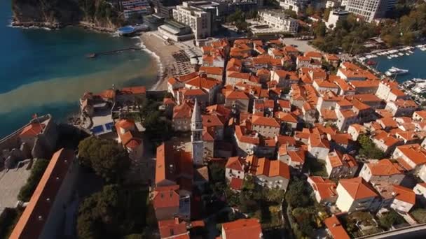Kőházak Vörös Tetővel Öreg Budvában Montenegró Kiváló Minőségű Felvételek — Stock videók