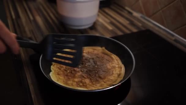 Cook Runs Spatula Pancake Being Baked Pan High Quality Footage — Stock Video