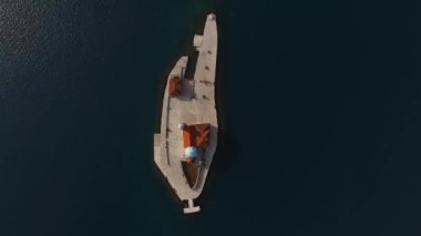 Gospa od Skrpjela adasının havadan görünüşü. Karadağ. Yüksek kalite 4k görüntü