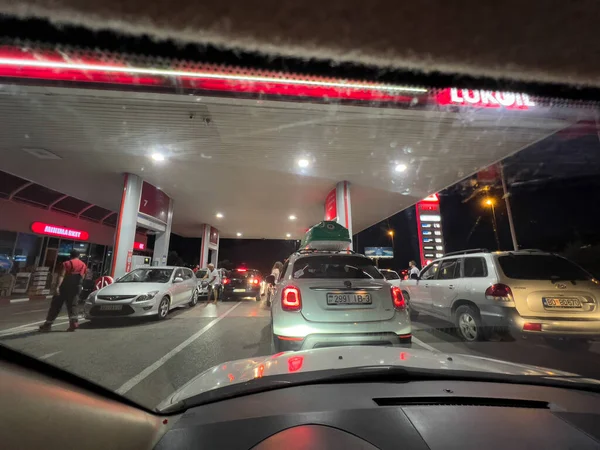 Cars Queuing Rows Gas Station High Quality Photo — Stock Photo, Image
