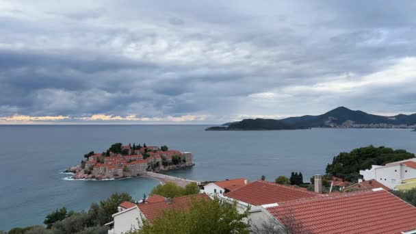 Blick Auf Die Insel Sveti Stefan Der Bucht Von Kotor — Stockvideo