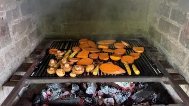 Pieces Pumpkin Mushrooms Fried Grill Oven High Quality Footage — Stock Video
