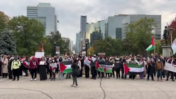 Торонто Канада Жовтня 2023 Торонто Громадська Площа Відлуння Голосами Палестинці — стокове відео