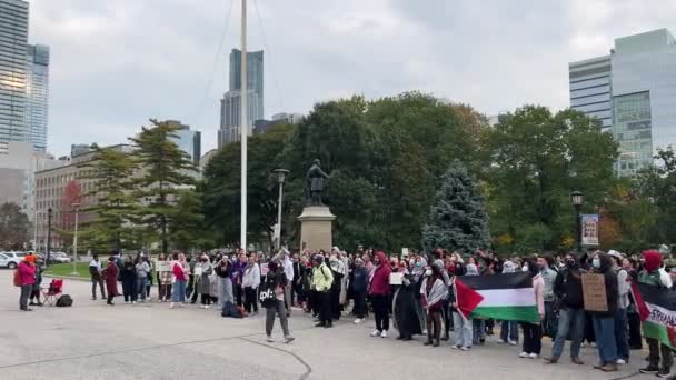 多伦多 加拿大 2023年10月18日 呼救声 多伦多的巴勒斯坦人对加沙危机的反应 高质量的4K镜头 — 图库视频影像