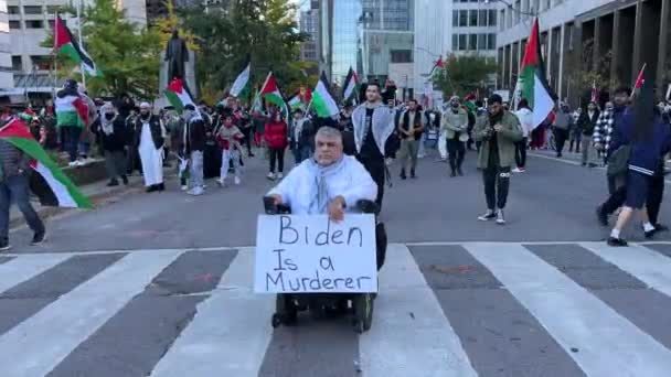 Palestiniernas Antikrigsmarsch Toronto Mot Israels Aggression Gaza Citys Fredliga Protest — Stockvideo