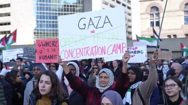 Антивоенный Марш Палестинцев Торонто Против Израильской Агрессии Газе Мирный Протест — стоковое видео