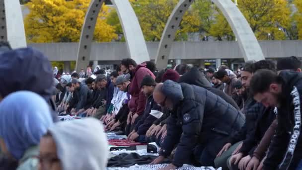 Moslim Gebed Uit Palestina Het Stadsplein Van Toronto Zij Bidden — Stockvideo