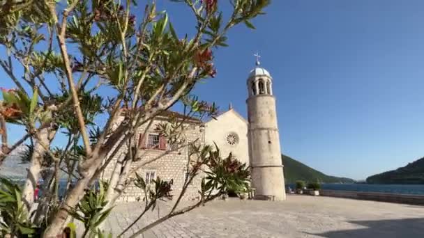 가지를 교회를 바라보 Gospa Skrpjela Montenegro 고품질 — 비디오