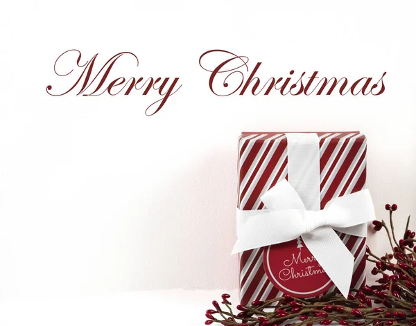 Ünnepi Üdvözlőlap Boldog Karácsonyi Szöveget Boldog Karácsonyi Ajándék Doboz Fehér Jogdíjmentes Stock Fotók