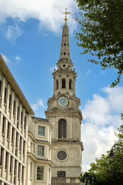 St. Martin-in-the-Fields, Londra 'nın Westminster kentindeki Trafalgar Meydanı' nın kuzeydoğu köşesindeki İngiltere Kilisesi..