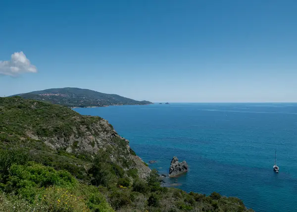 Vista Panorâmica Sobre Águas Azuis Perto Capoliveri Ilha Italiana Elba — Fotografia de Stock
