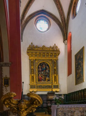 BOLOGNA, İtalya - 21 Haziran 2023: Girolamo Siciolante da Sermoneta 'nın San Martino Maggiore Kilisesi' nde sunağı.