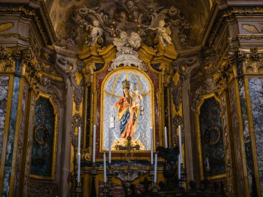 BOLOGNA, ITALY - 21 Haziran 2023: Bologna 'daki Basilica di San Martino Maggiore' da Cappella della Beata Vergine del Carmine Torreggiani tarafından tasarlandı ve 1773 yılından kalma.