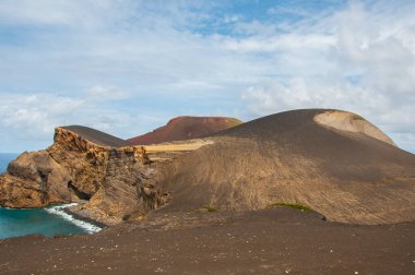 Capelinhos yanardağı denizde, Capelinhos 'un Faial Island, Azores bölgesinde Eylül 1957' den Ekim 1958 'e kadar devam etti.