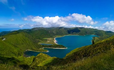 Lagoa do Fogo So Miguel Adası, Azores 'de yer almaktadır. Doğa koruma alanı olarak sınıflandırılır ve Azores 'in en güzel gölüdür.