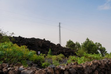 La Palma adasındaki Cumbre Vieja volkanından katılaşmış volkanik lav akıntısı