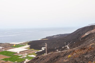 La Palma adasındaki Cumbre Vieja volkanından katılaşmış volkanik lav akıntısı