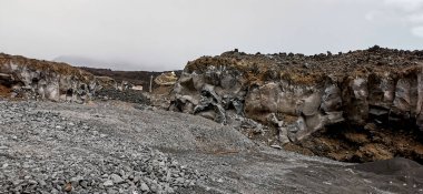 La Palma adasındaki Cumbre Vieja volkanından katılaşmış volkanik lav akıntısı