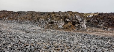 La Palma adasındaki Cumbre Vieja volkanından katılaşmış volkanik lav akıntısı