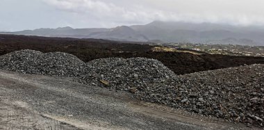 La Palma adasındaki Cumbre Vieja volkanından katılaşmış volkanik lav akıntısı