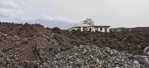 Edificio Destruido Por Flujo Lava Volcánica Del Volcán Cumbre Vieja — Foto de Stock