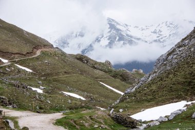 Picos de Europa, İspanya 'da kış manzarası
